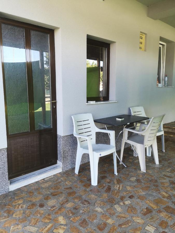 Studio Apartments Oleg Ohrid Bilik gambar